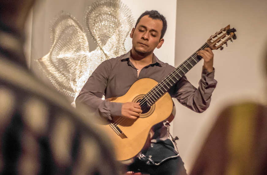 Aprender a tocar la guitarra en Tarragona profesor